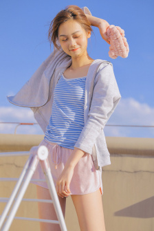 漂亮的女邻居完整版